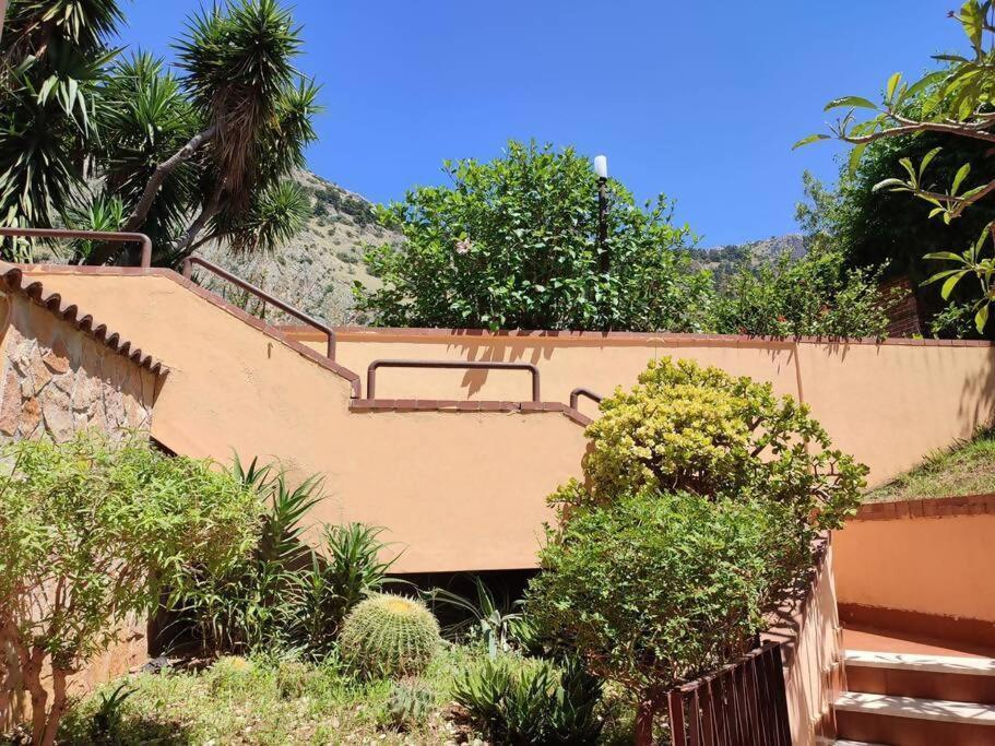 Da Nonna Cettina Appartamento In Villa Con Piscina Palermo Exterior foto